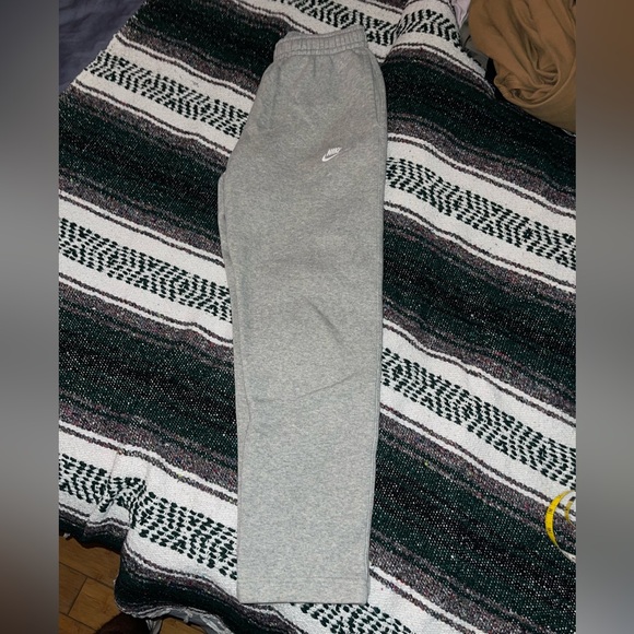 Nike Sweatpants Mens S Gray Club Fleece Straight Leg Sportswear Activewear - Picture 2 of 9